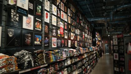 Jak merchandising filmowy buduje świat poza ekranem i jak mądrze z niego korzystać