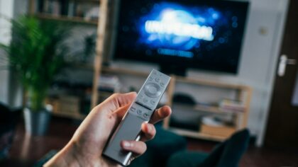 Jak zapanować nad chaosem seriali na VOD i naprawdę oglądać to, na co masz ochotę