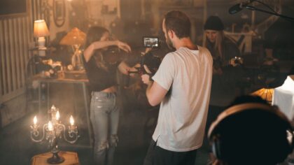 Jak zmienia się kino akcji dzięki reżyserkom i reżyserom spoza Hollywood