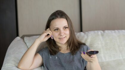 Krótkie seriale na weekend: 9 zamkniętych historii, które obejrzysz w 1–3 wieczory
