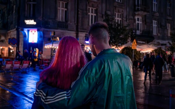 Filmy, które dzieją się w jeden dzień: kino w pigułce dla zapracowanych