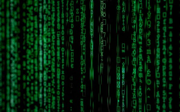 Filmy o hakerach i technologii, które nie męczą żargonem i dają do myślenia