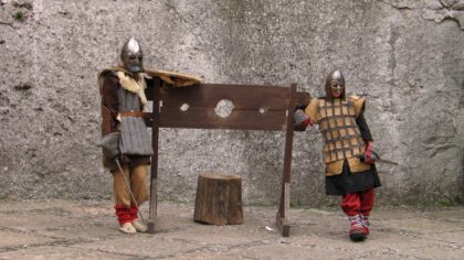 Jak aktorzy fantasy budują wiarygodnych bohaterów w niewiarygodnych światach