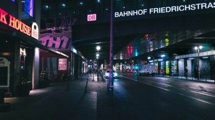 Jak filmowe miasta kształtują nasze wyobrażenie o prawdziwych miejscach