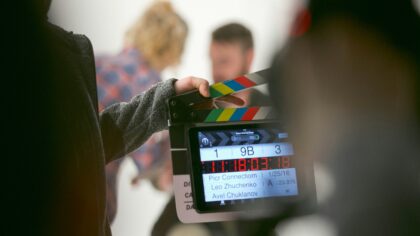 Jak reżyserzy filmów akcji projektują sceny, które naprawdę czujemy na własnej skórze