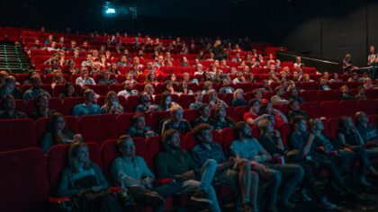 Jak uczyć się z kina gatunków bez szkolnych analiz i czerpać z tego przyjemność